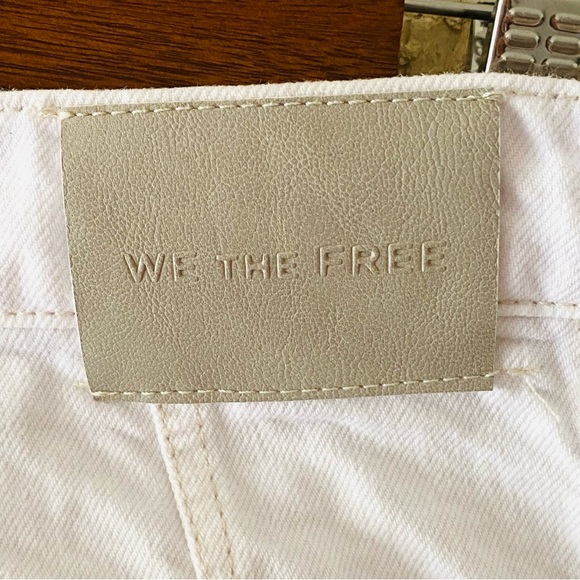 Free People, Good Luck Mid-Rise
Barrel Jeans, 24 - Picture 9 of 15